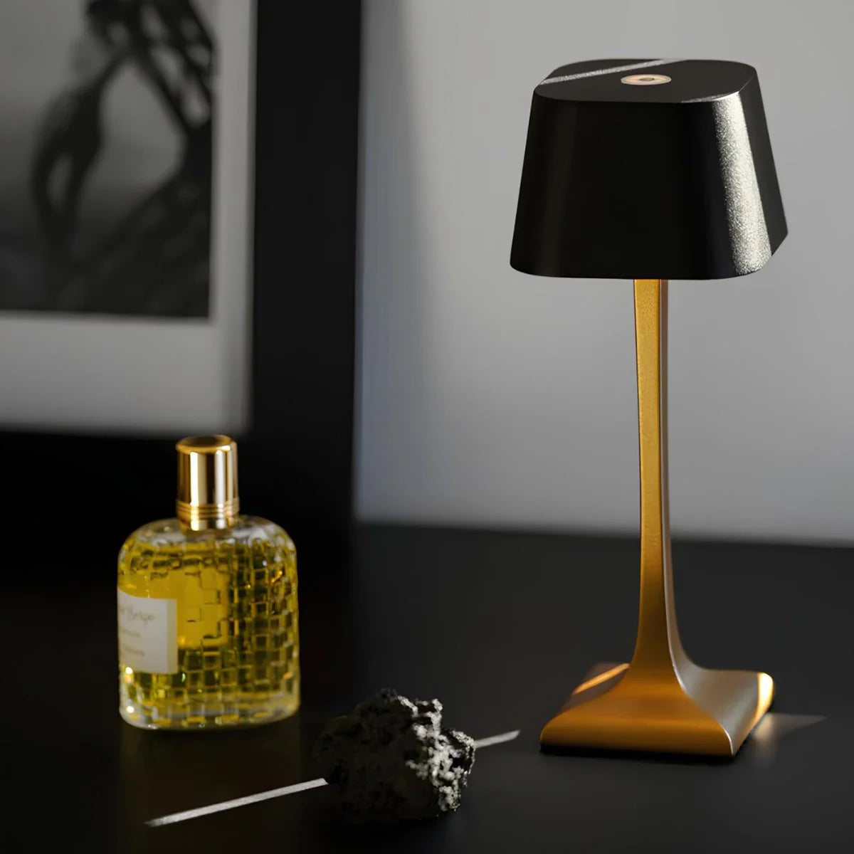 GoldAura Wireless™ Desk Lamp