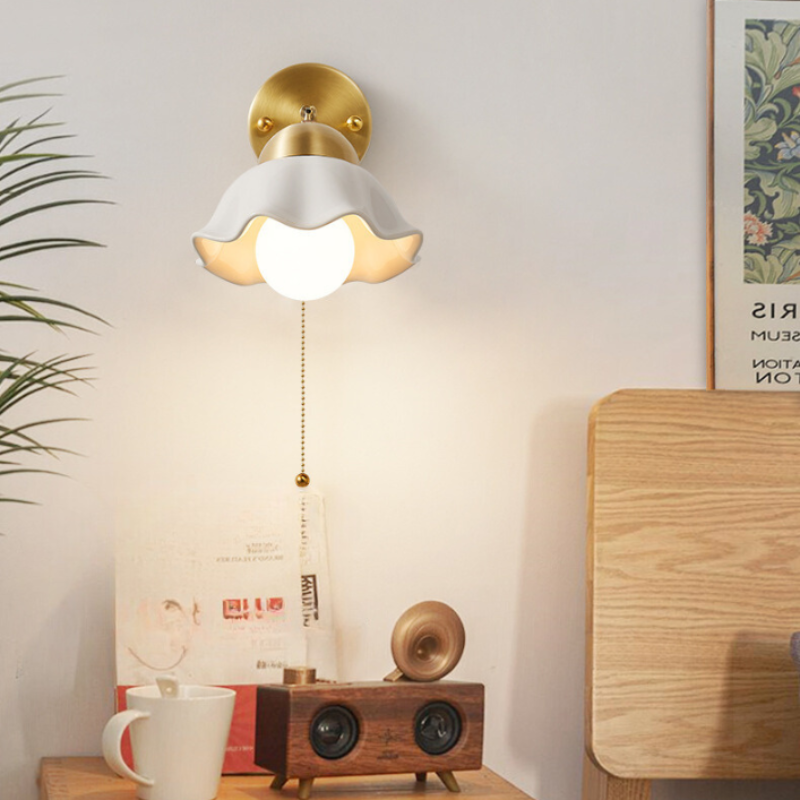 Petal Glow™ Wall Lamp
