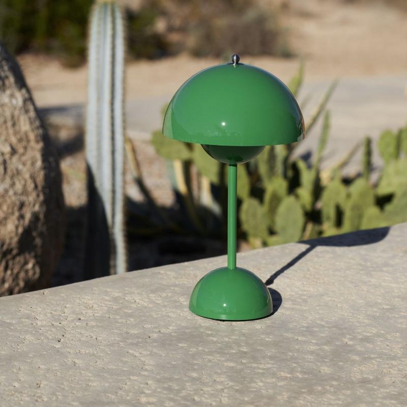 LumiBloom™ Portable Flowerpot Table Lamp Signal Green