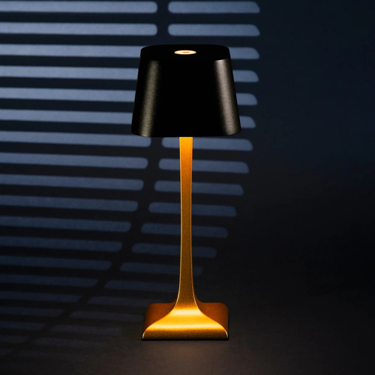 GoldAura Wireless™ Desk Lamp