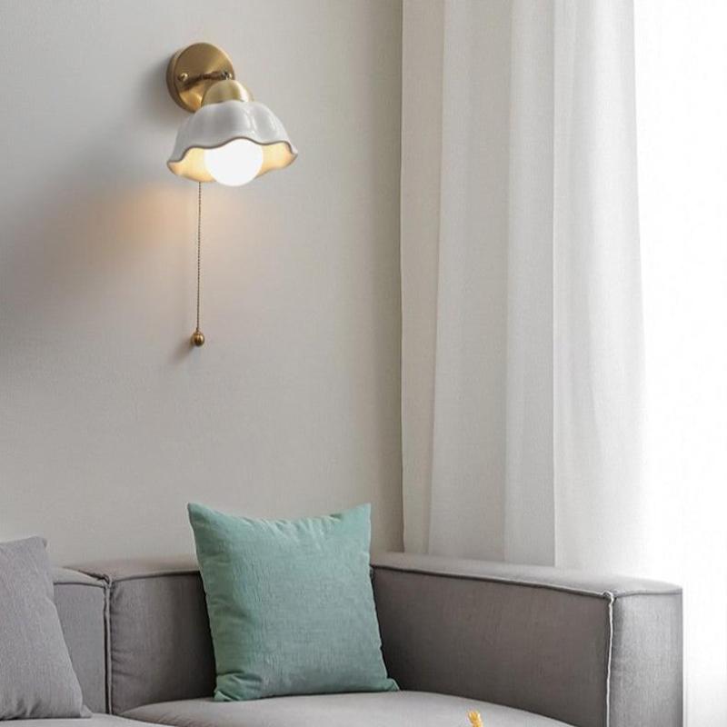 Petal Glow™ Wall Lamp