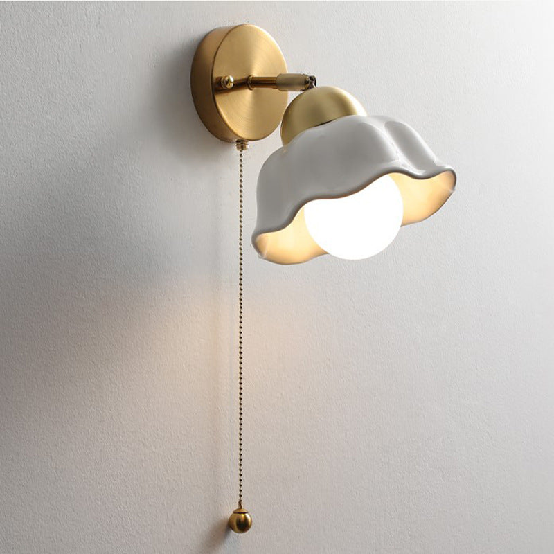 Petal Glow™ Wall Lamp