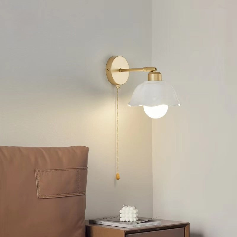 Petal Glow™ Wall Lamp