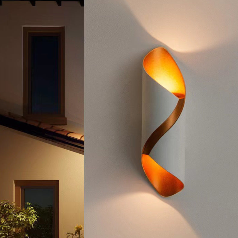 CelestialNova™ Wall Lamp