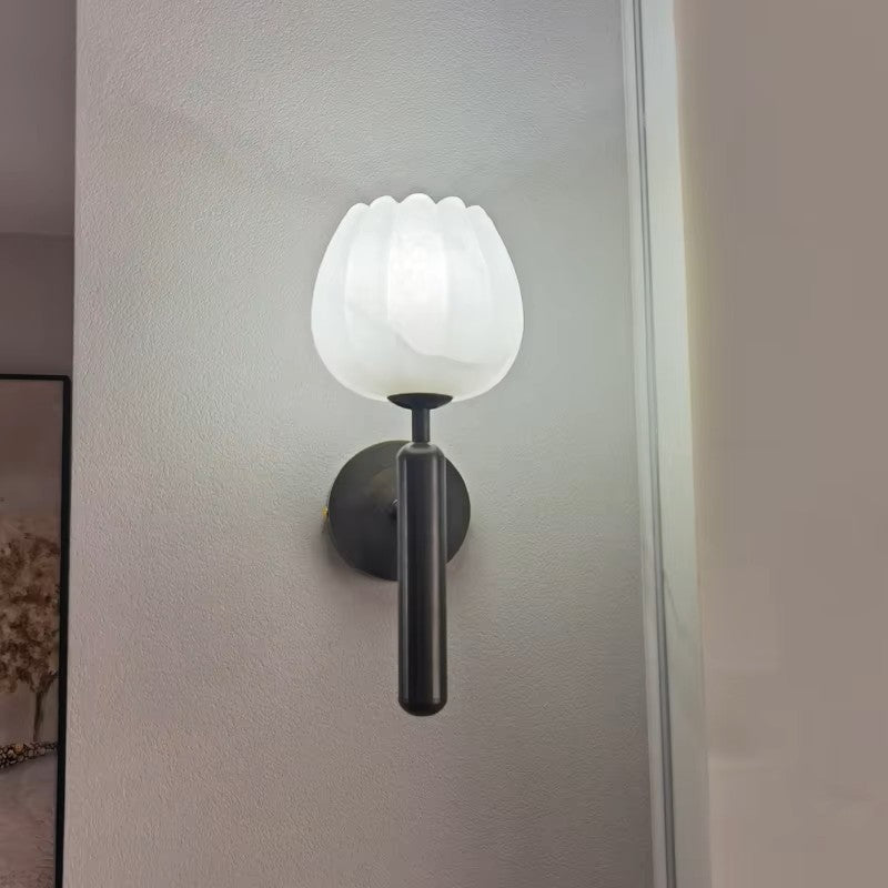 Rosebud Marble™ Wall Lamp Black Cool White