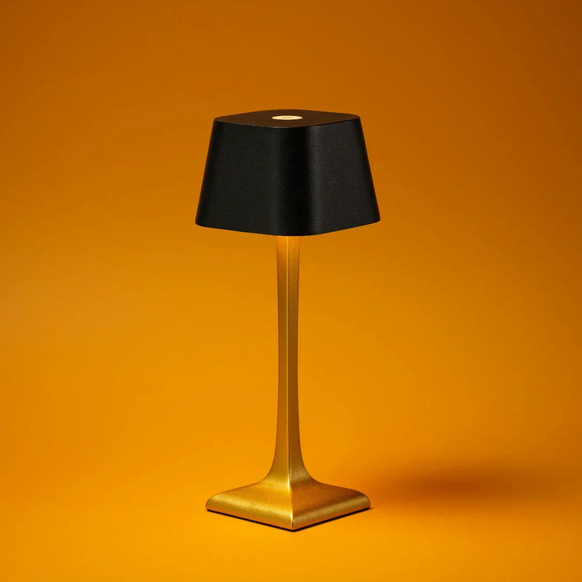 GoldAura Wireless™ Desk Lamp
