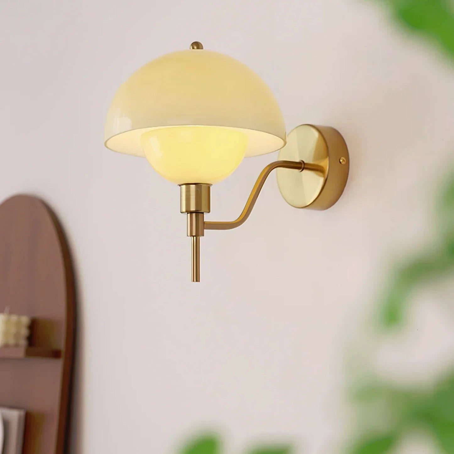 Creamy Cap™ Wall Lamp