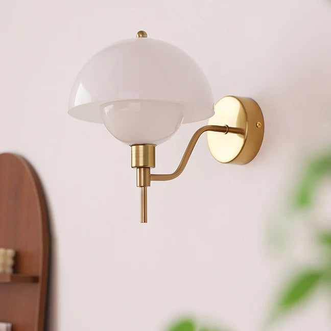 Creamy Cap™ Wall Lamp Gold White