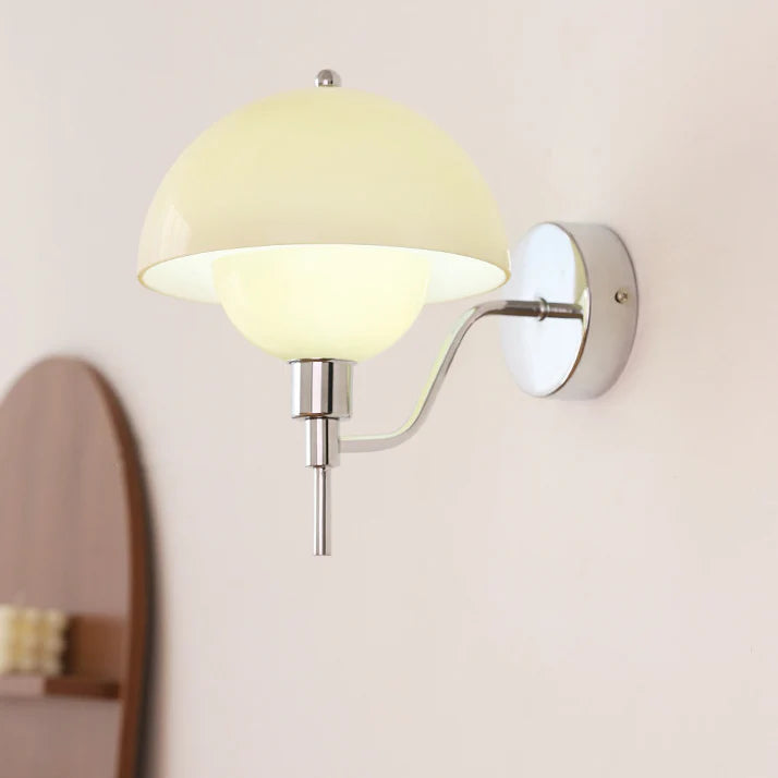 Creamy Cap™ Wall Lamp Chrome White