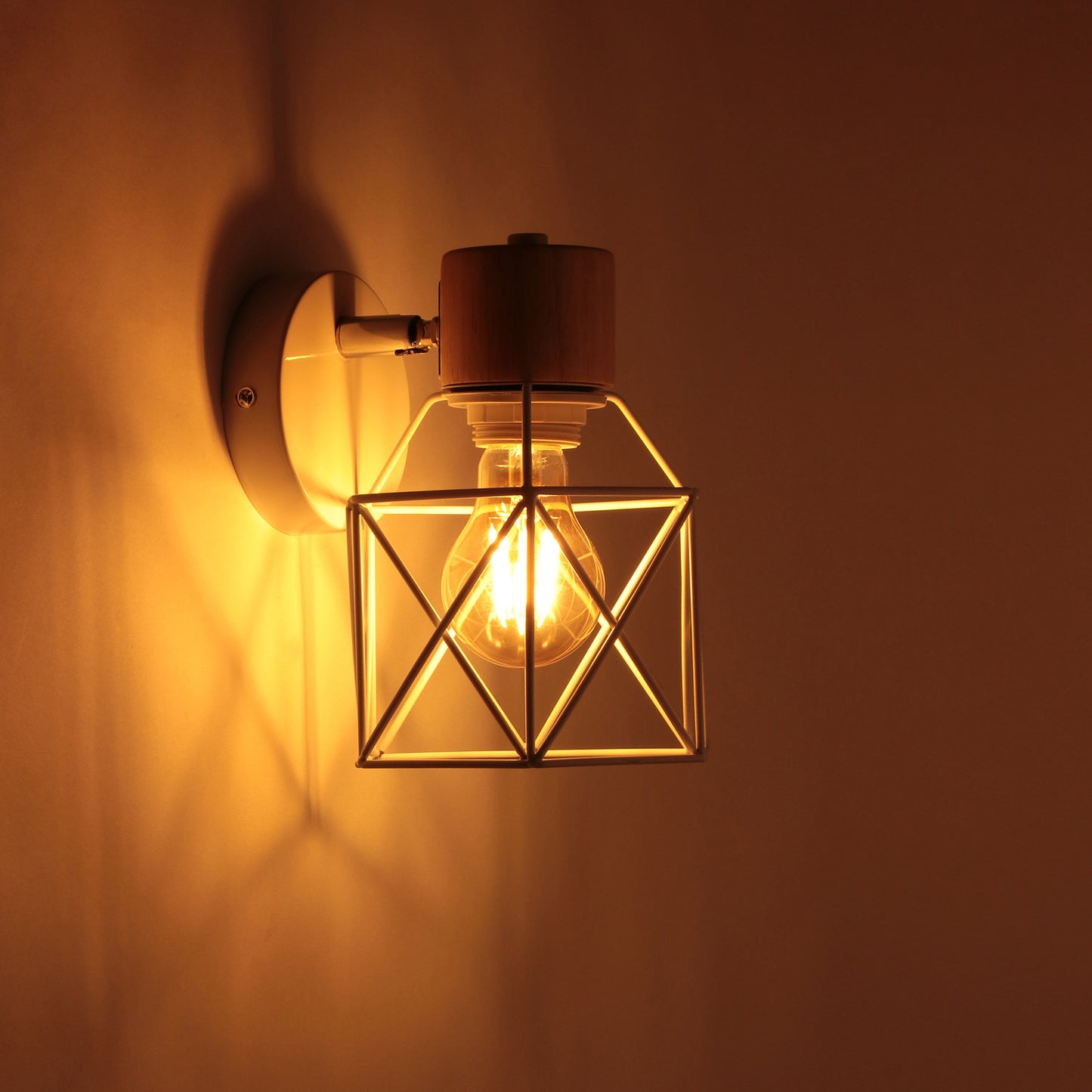 UrbanNest™ Wall Light