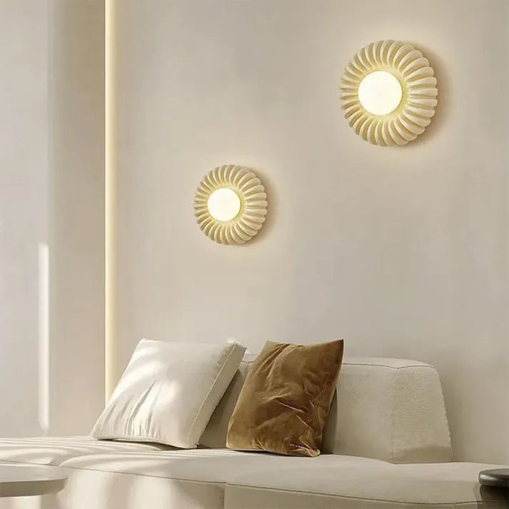 Creamy Blossom™ Wall Light