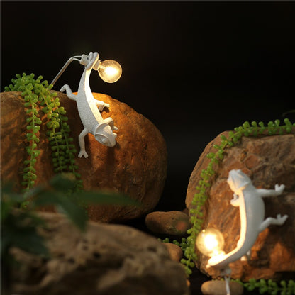Gecko Glow Modern Table Lamp