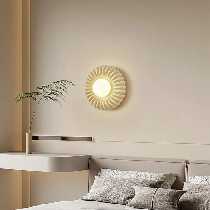 Creamy Blossom™ Wall Light