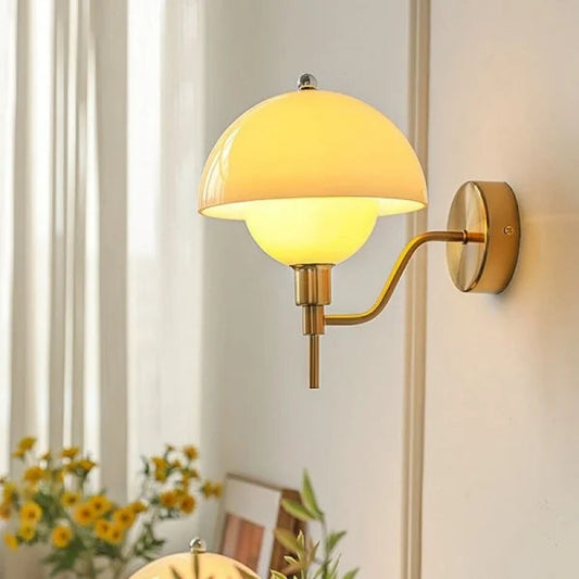 Creamy Cap™ Wall Lamp