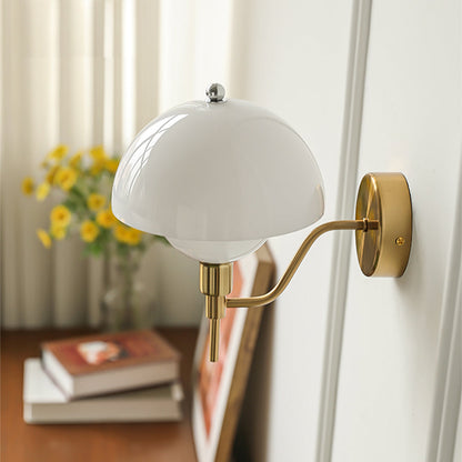 Creamy Cap™ Wall Lamp